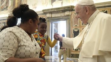 Svràbín koqkám pè Francisí taqsvng tvle pàqzí zí kewe nø lutlún lvm tvra angshvr íwe nvng vsvng vrvmò dvgòng svng vháng dvzvr we dang íe wawe shvngkà.