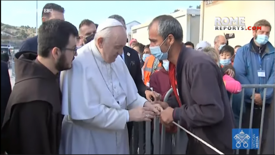 Greek móngdàn Lesbos taq vlwe yàmbvn vsvngrì kaq Svrabín koqkámpè Francis í vhømnø dvmvn we.